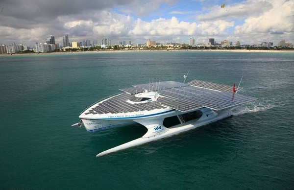 solar-transport-yahta